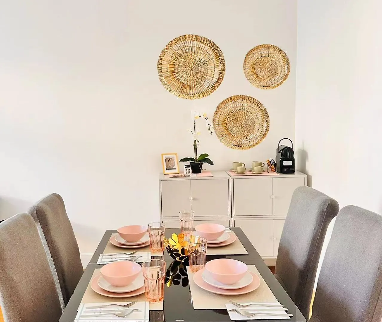 2 Bedrooms In Marais Paris Apartment